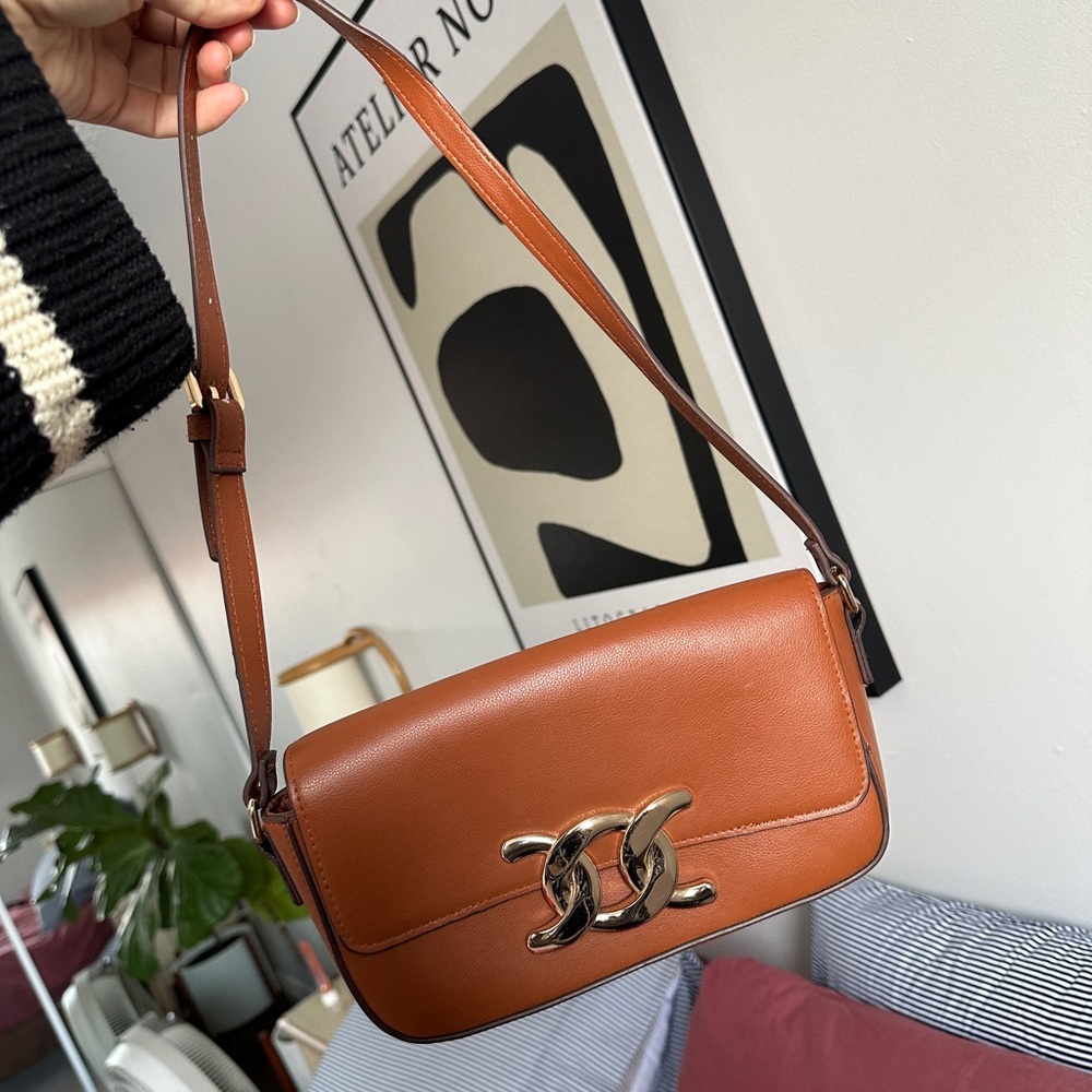 Brown shoulder purse